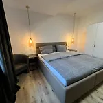 Pension-sendis בית הארחה 3*