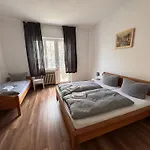 Pension-sendis בית הארחה הרנה